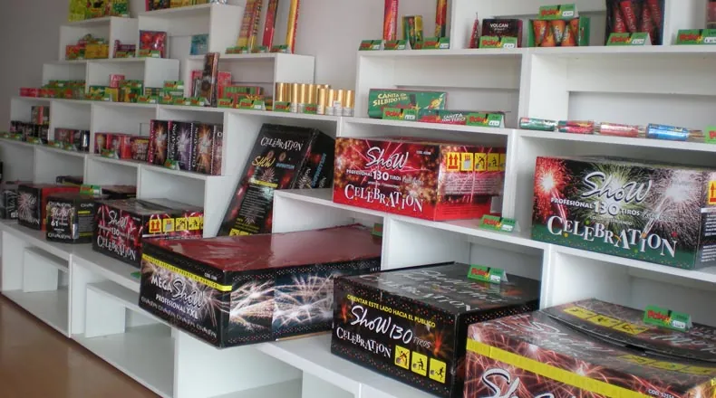 Góndolas con productos Celebration